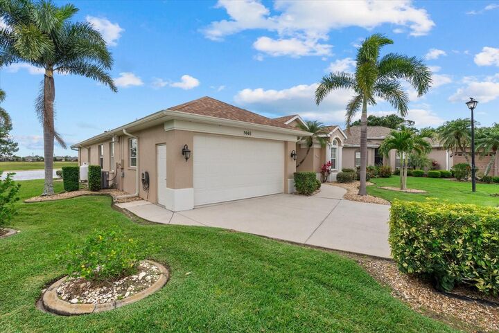 Property Photo:  5665 Riviera Court  FL 34287 