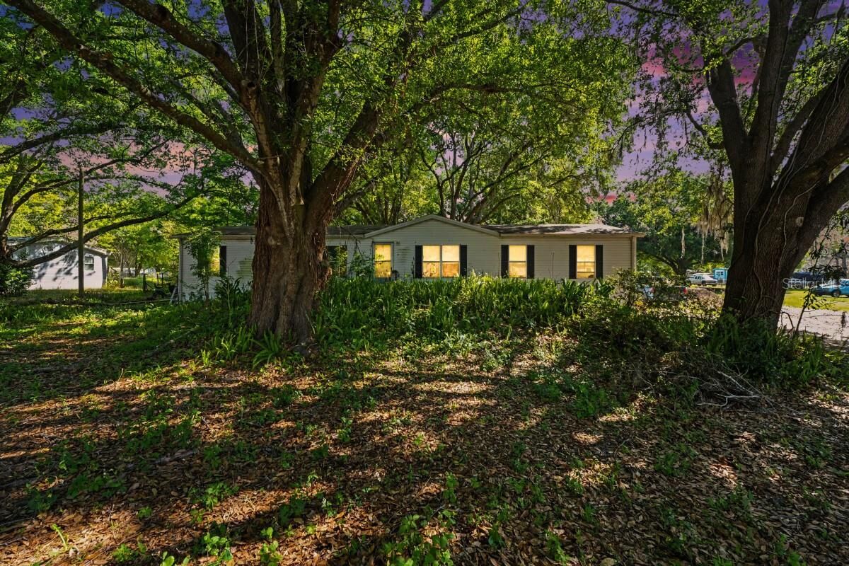 Property Photo: 6633 Glen Meadow Loop FL 33810