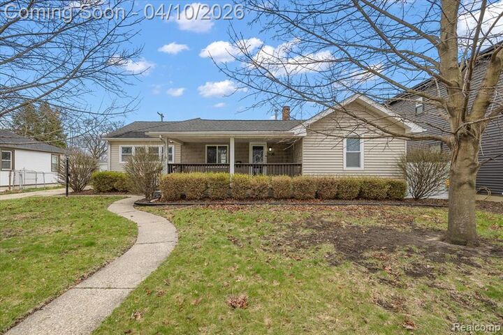 Property Photo:  1920 E Saratoga Street  MI 48220 2068 