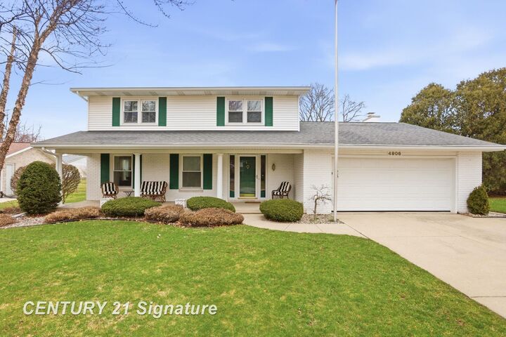 Property Photo:  4906 Audubon Drive  MI 48638 