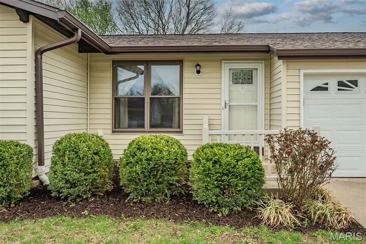 Property Photo:  1226 Kings Trail Lane  MO 63026 