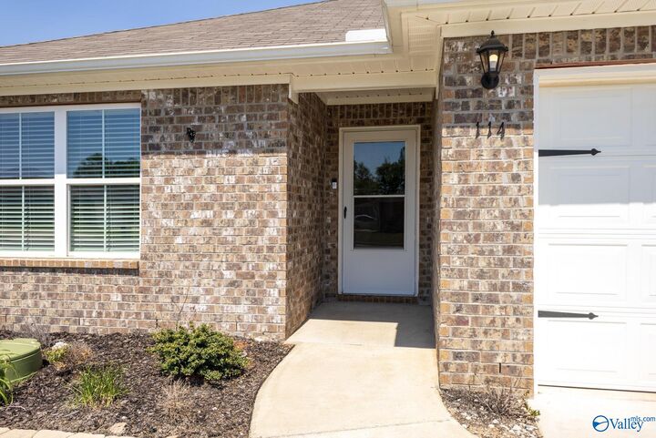 Property Photo:  114 Domingues Avenue  AL 35759 