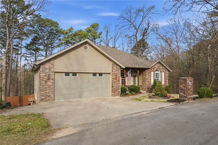 Property Photo:  10 Radcliffe Drive  AR 72714 