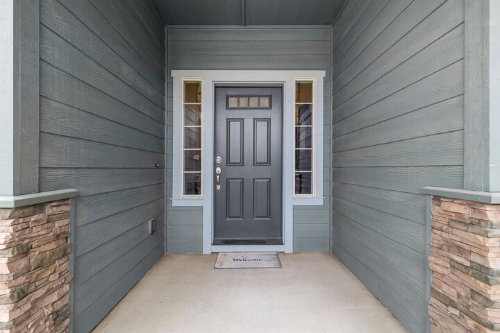 Property Photo:  442 SE Pioneer Drive  OR 97754 