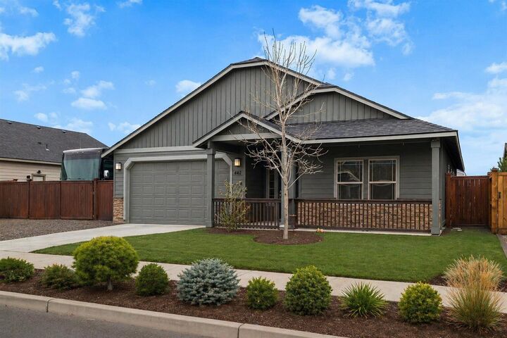Property Photo:  442 SE Pioneer Drive  OR 97754 