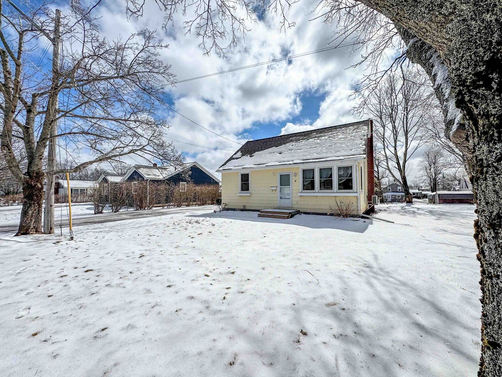 Property Photo: 6 Newland Crescent PE C1A 4H5