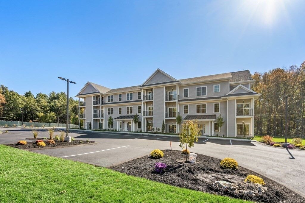 Property Photo: 242 Main 201 MA 02054