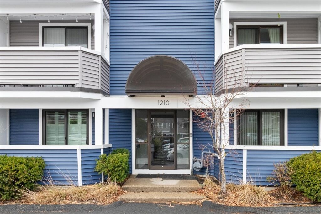Property Photo:  1210 Vfw Pkwy 12  MA 02132 