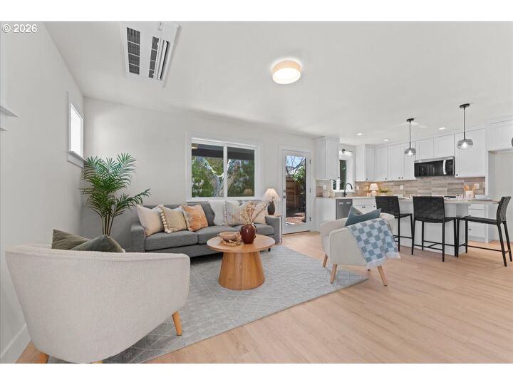 Property Photo:  6703 SE 69th Ave C  OR 97206 