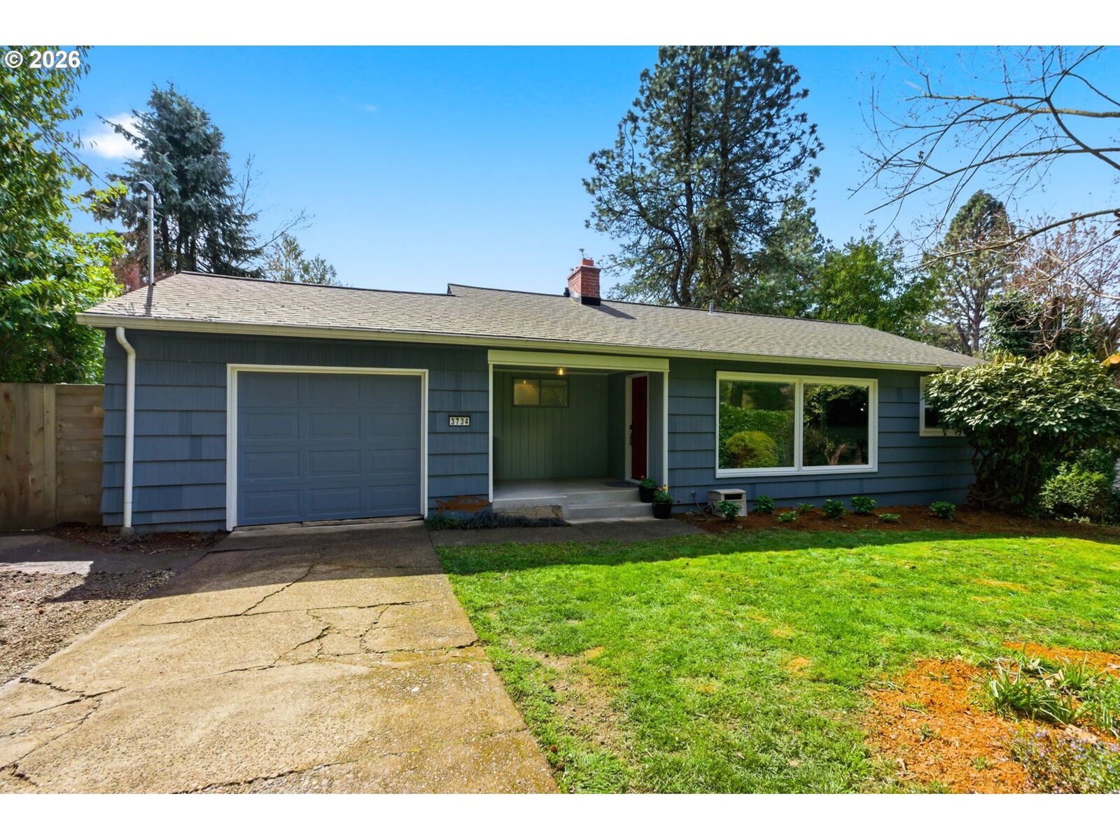 Property Photo:  3734 SW Hamilton St  OR 97221 