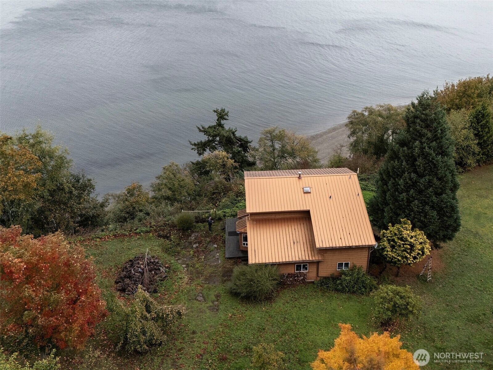 Property Photo:  26 E Port Gardner Dr  WA 98206 
