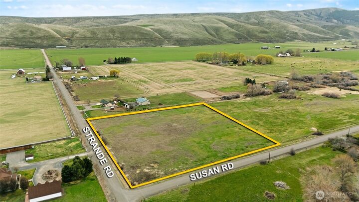 Property Photo:  1  Strande Road  WA 98926 