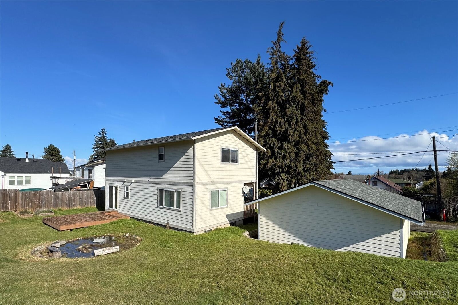 Property Photo:  619 E Lauridsen Boulevard  WA 98362 