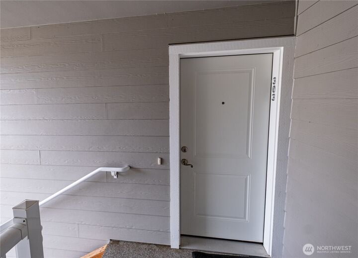 Property Photo:  1651 SW Mulberry E303  WA 98277 