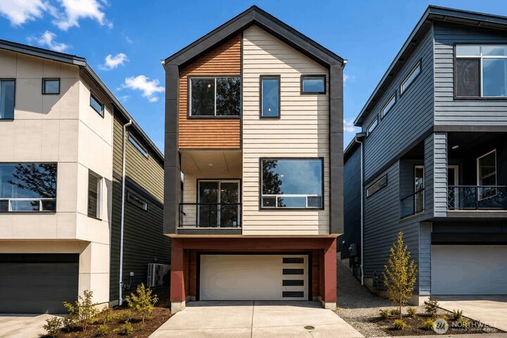 Property Photo:  4027  Aberdeen Way NE  WA 98056 