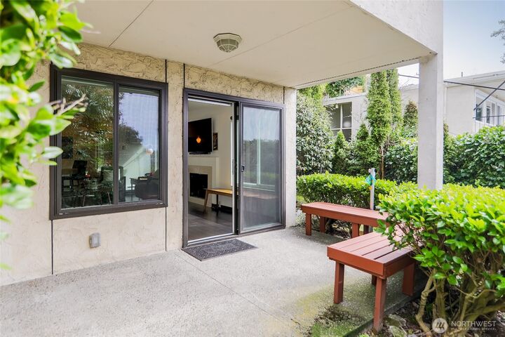 Property Photo:  135 N 46th Street 101  WA 98103 