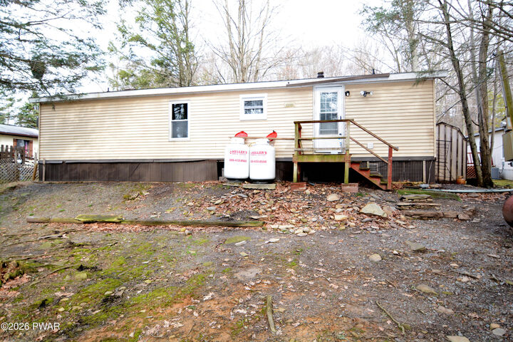 Property Photo: 137 Oak Drive PA 18426