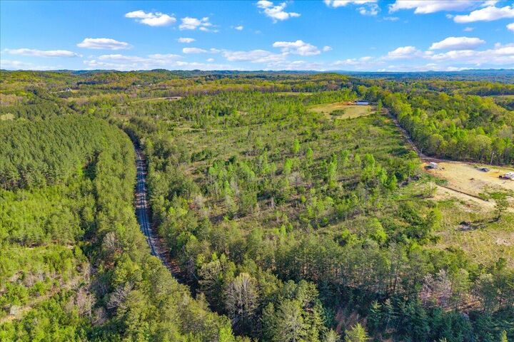 Property Photo:  360 County Road 963  TN 37309 