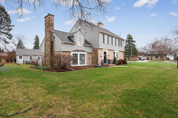 Property Photo:  1219 Columbus Circle  WI 53545 