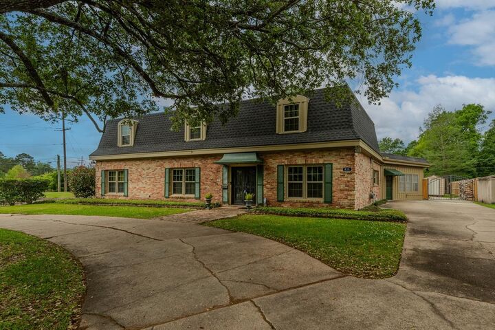 Property Photo:  835 Belvedere Dr.  TX 77706 