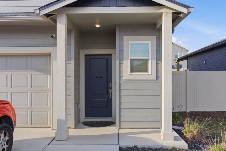 Property Photo:  5606 W Youngstown Ln  WA 99208 