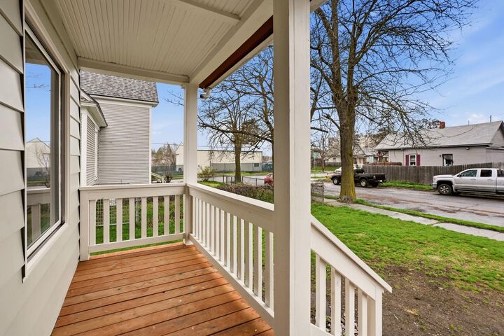 Property Photo:  1408 E Pacific Ave  WA 99202 