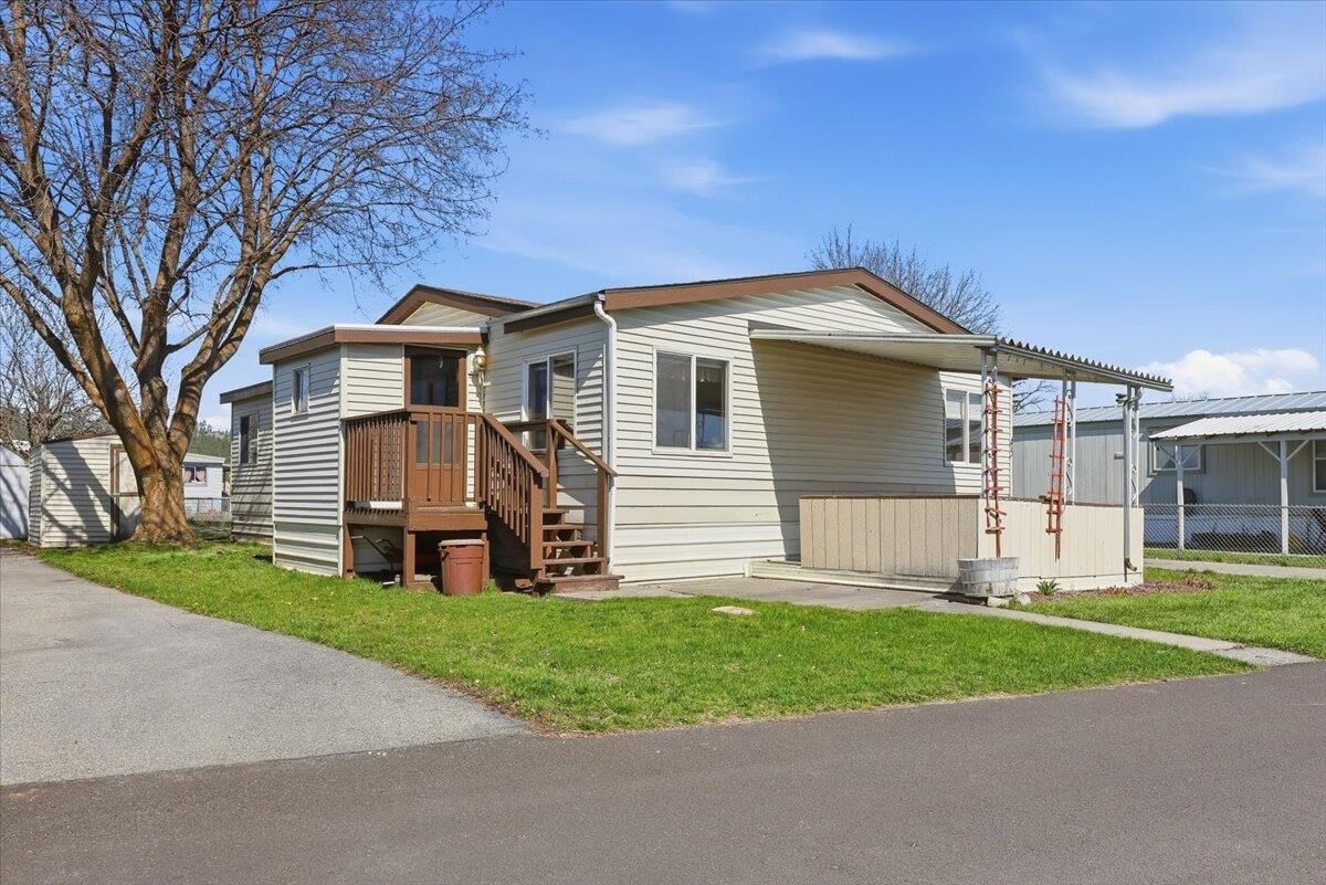 Property Photo:  21725 E Wellesley Ave #45  WA 99027 