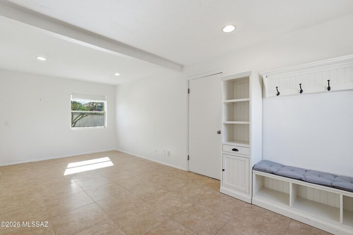 Property Photo:  2562 N Avenida San Valle  AZ 85715 