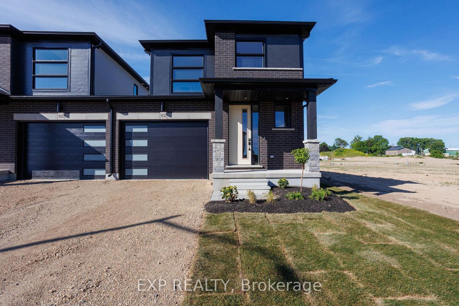 Property Photo: 102 Thackeray Way ON N0G 1Z0