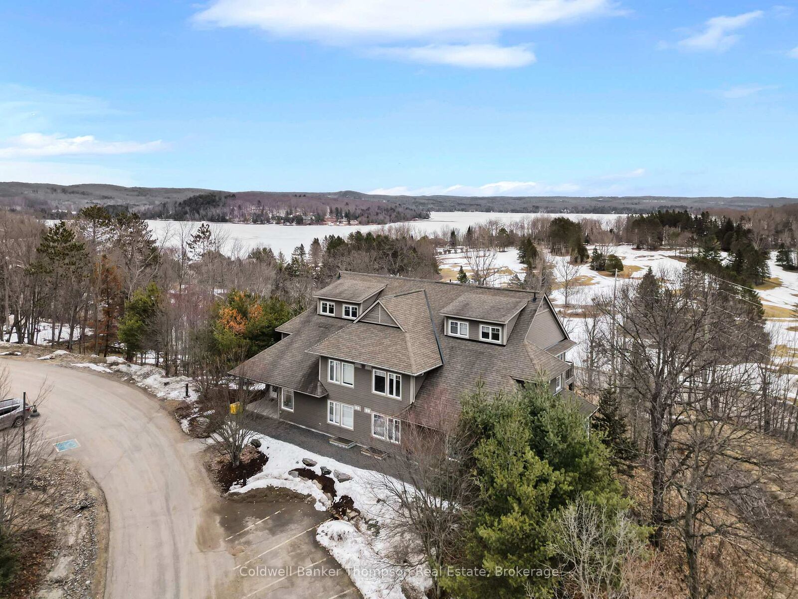 Property Photo:  1 Tree Tops Lane 302  ON P1H 1A9 