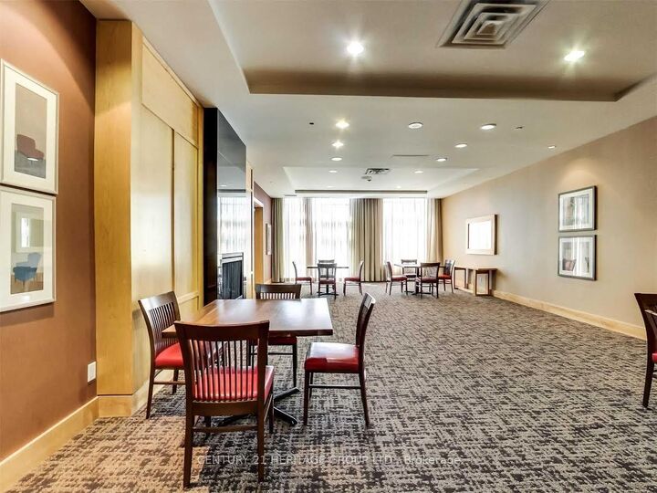 Photo de la propriété: 8 Mondeo Drive 415 ON M1P 5C7