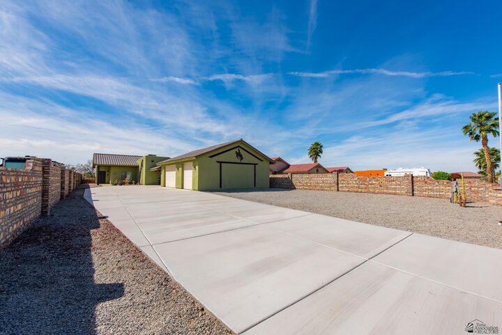 Property Photo: 14683 S 48 Dr AZ 85367
