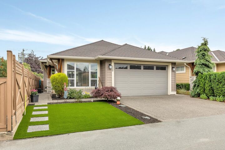 Photo de la propriété:  6540 Dogwood Drive 115  BC V2R 0W7 