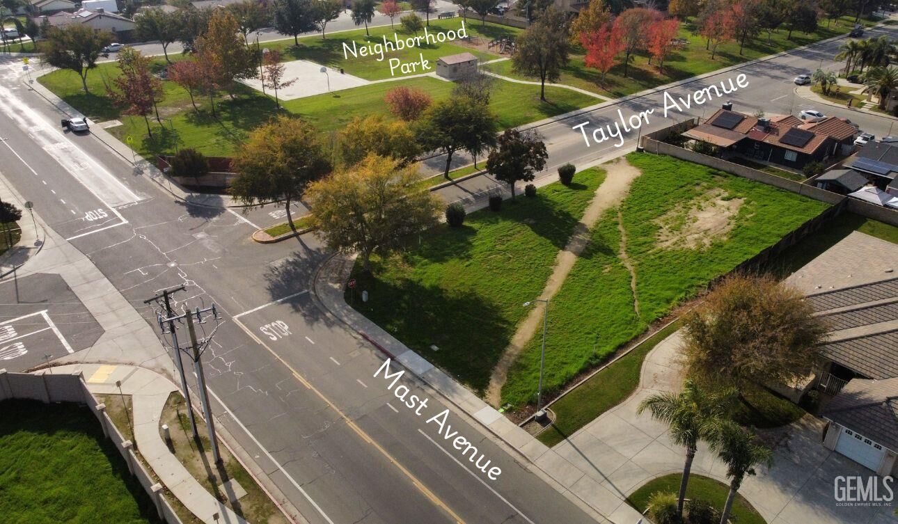 Property Photo:  775 Mast Avenue  CA 93250 