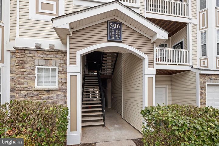 Property Photo: 506 Sunset View Terrace SE 302 VA 20175