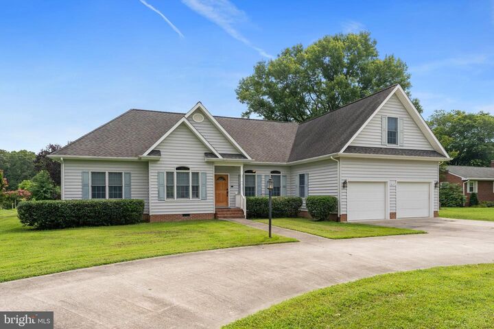 Property Photo: 8237 Hickory Drive VA 22485