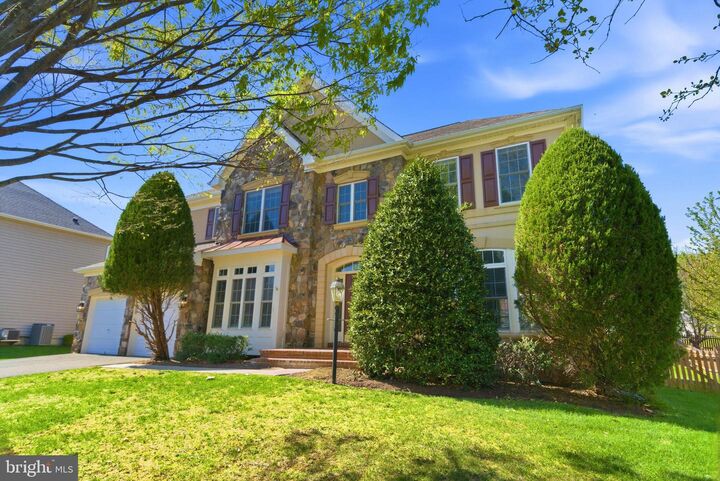 Property Photo:  903 Tinsman Drive NE  VA 20176 