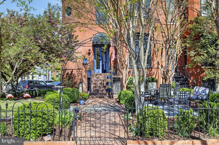 Property Photo: 1000 North Carolina Avenue SE DC 20003