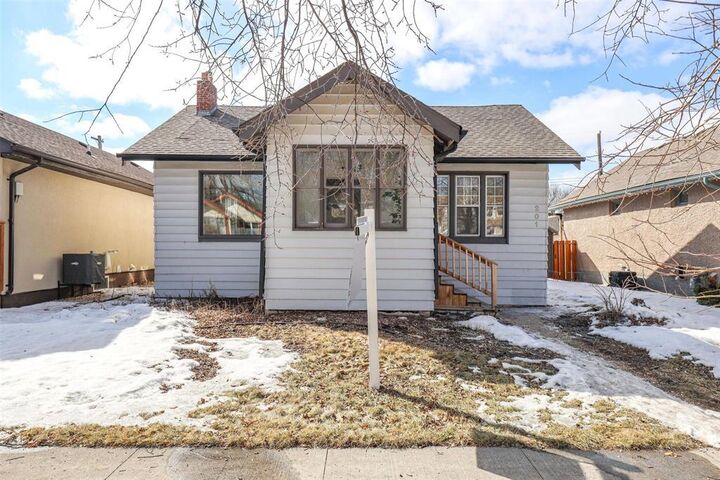 Property Photo:  201 Beaverbrook Street  MB R3N 1M7 
