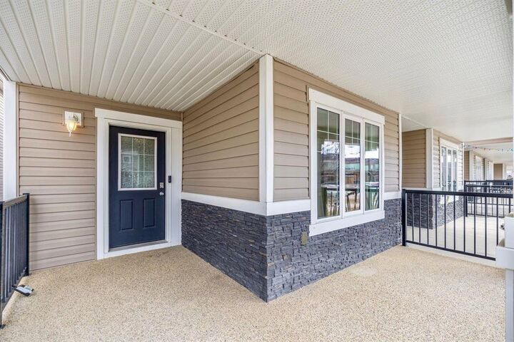 Property Photo:  145 Park West Drive  MB R3Y 1N3 