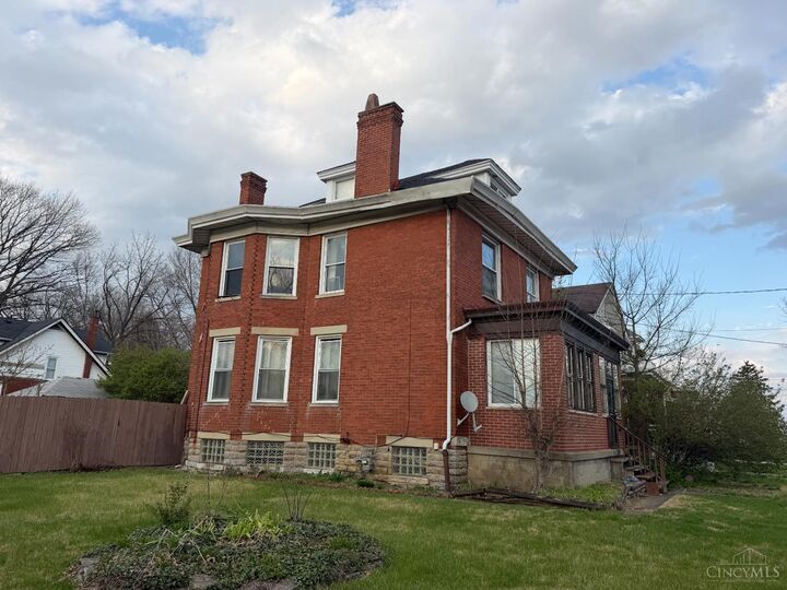 Property Photo:  1824 W North Bend Road  OH 45224 