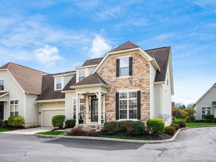 Property Photo: 293 Murphy'S Green OH 43065