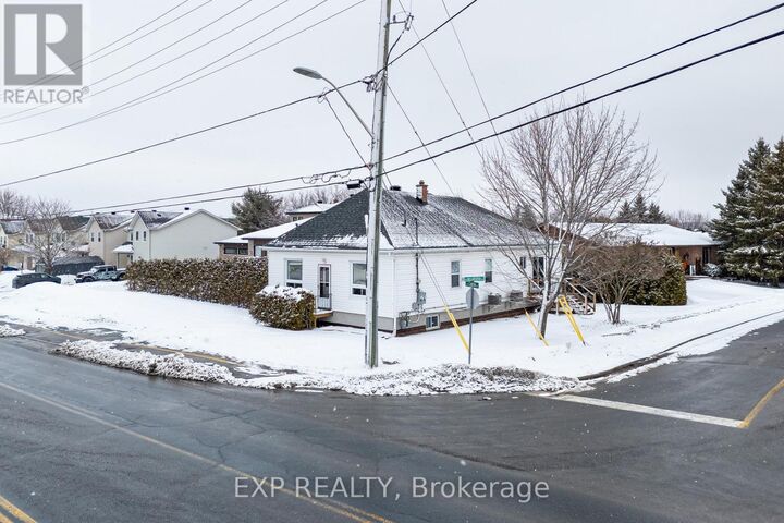 Property Photo: 869 Caron Street ON K4K 1H1