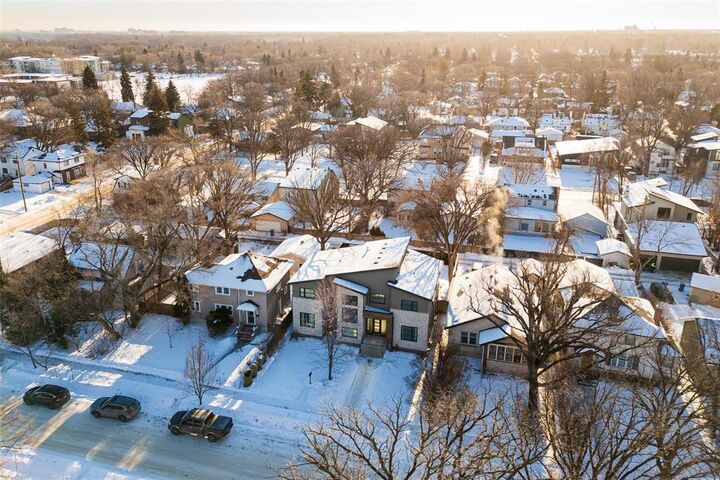 Photo de la propriété:  916 Somerset Avenue  MB R3T 1E7 