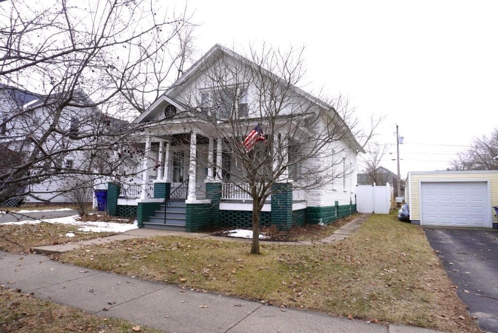 Property Photo:  605 West 2nd Street  WI 54452 