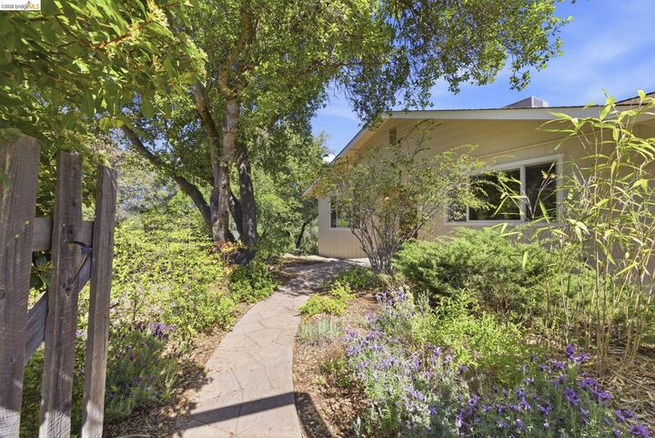 Property Photo:  20948 Lynn Ln  CA 95370 