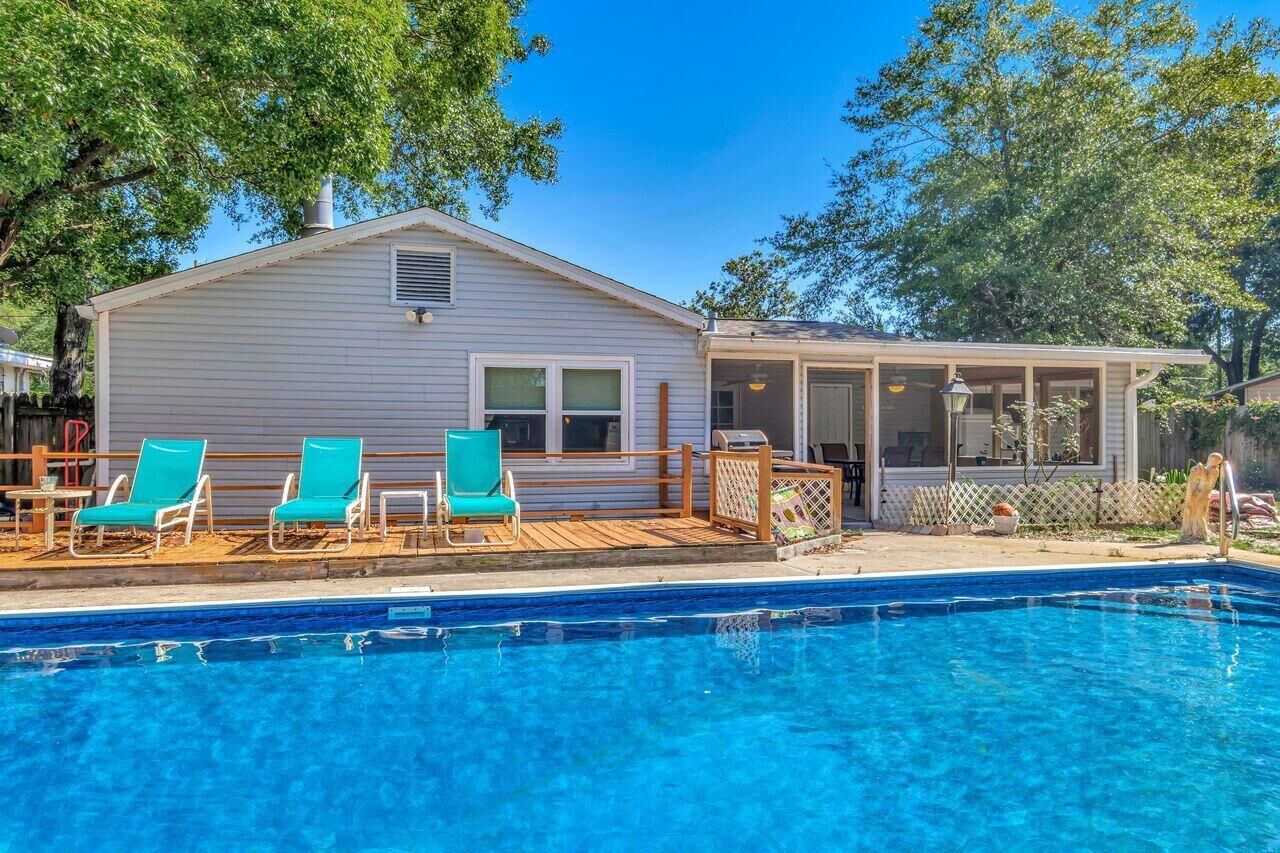 Property Photo: 17 NW Highland Drive FL 32548