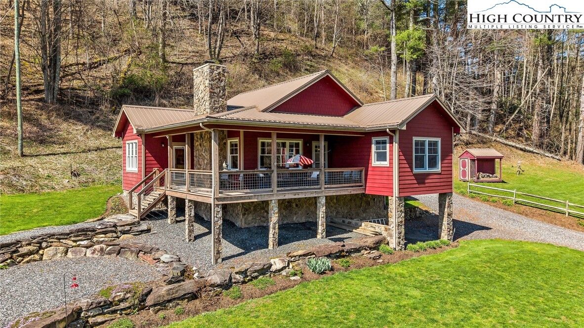 Property Photo:  1976 Hartzog Ford Road  NC 28694 