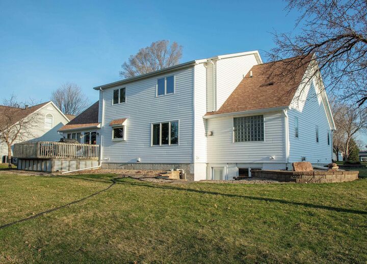 Property Photo: 1103 Gateway Boulevard IA 50677