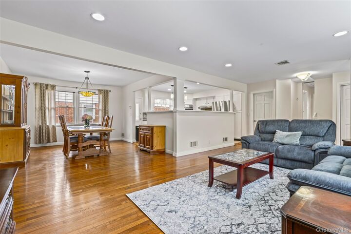 Property Photo:  148 Lefferts Road  NY 10705 